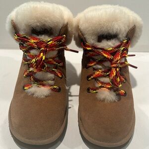 🌼🌼UGGPlush Shearling Half Boots with Colorful laces. Great winter wear. Size 6